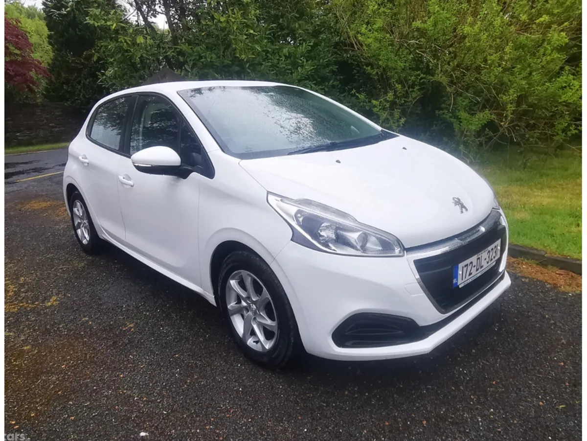Peugeot 208 Hatchback, Petrol, 2017, White