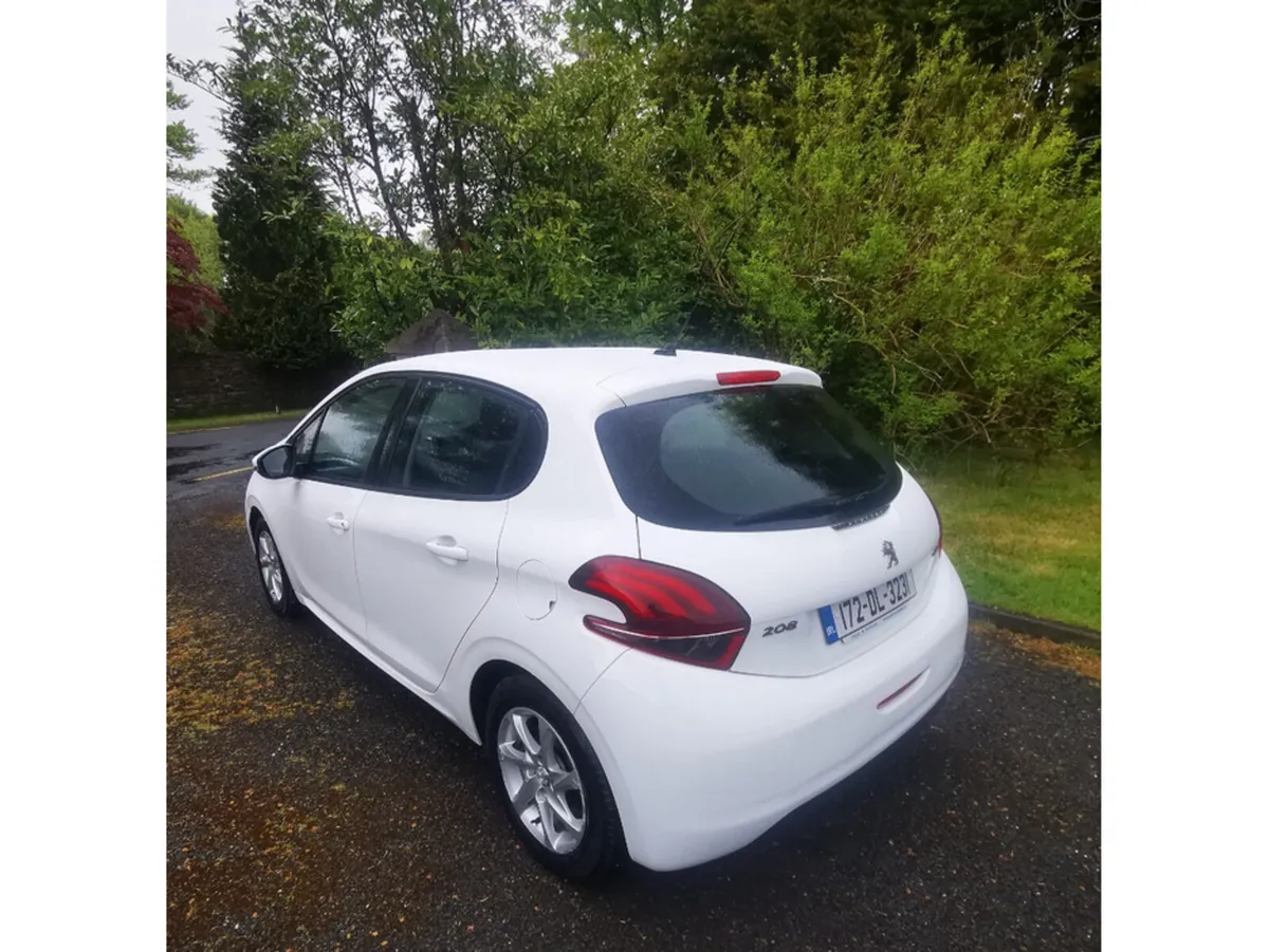 Peugeot 208 Hatchback, Petrol, 2017, White