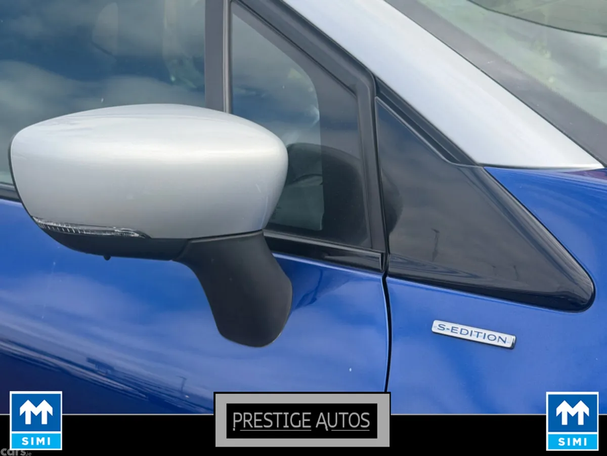 Renault Captur Hatchback, Petrol, 2019, Blue