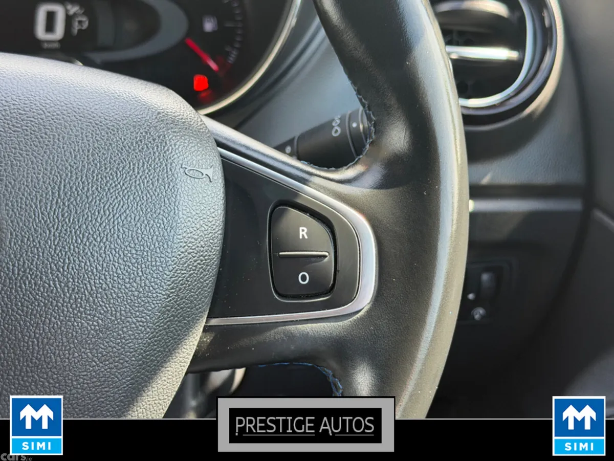 Renault Captur Hatchback, Petrol, 2019, Blue