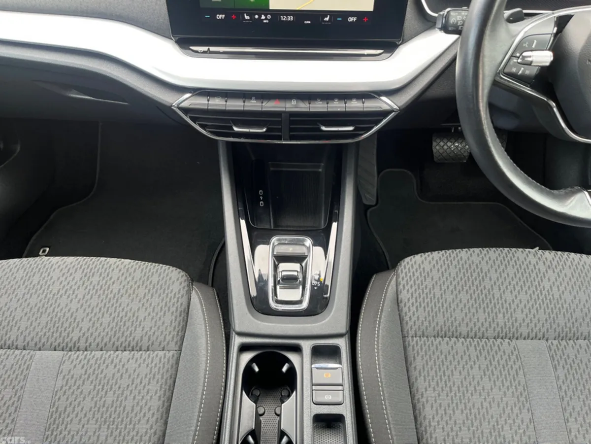 Skoda Octavia Hatchback, Diesel, 2024, White