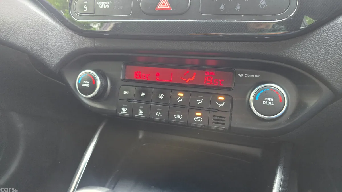 Kia Carens MPV, Diesel, 2016, Black