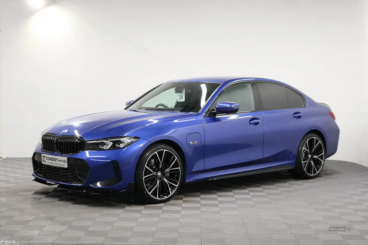 BMW 3-Series Saloon, Petrol Hybrid, 2023, Blue