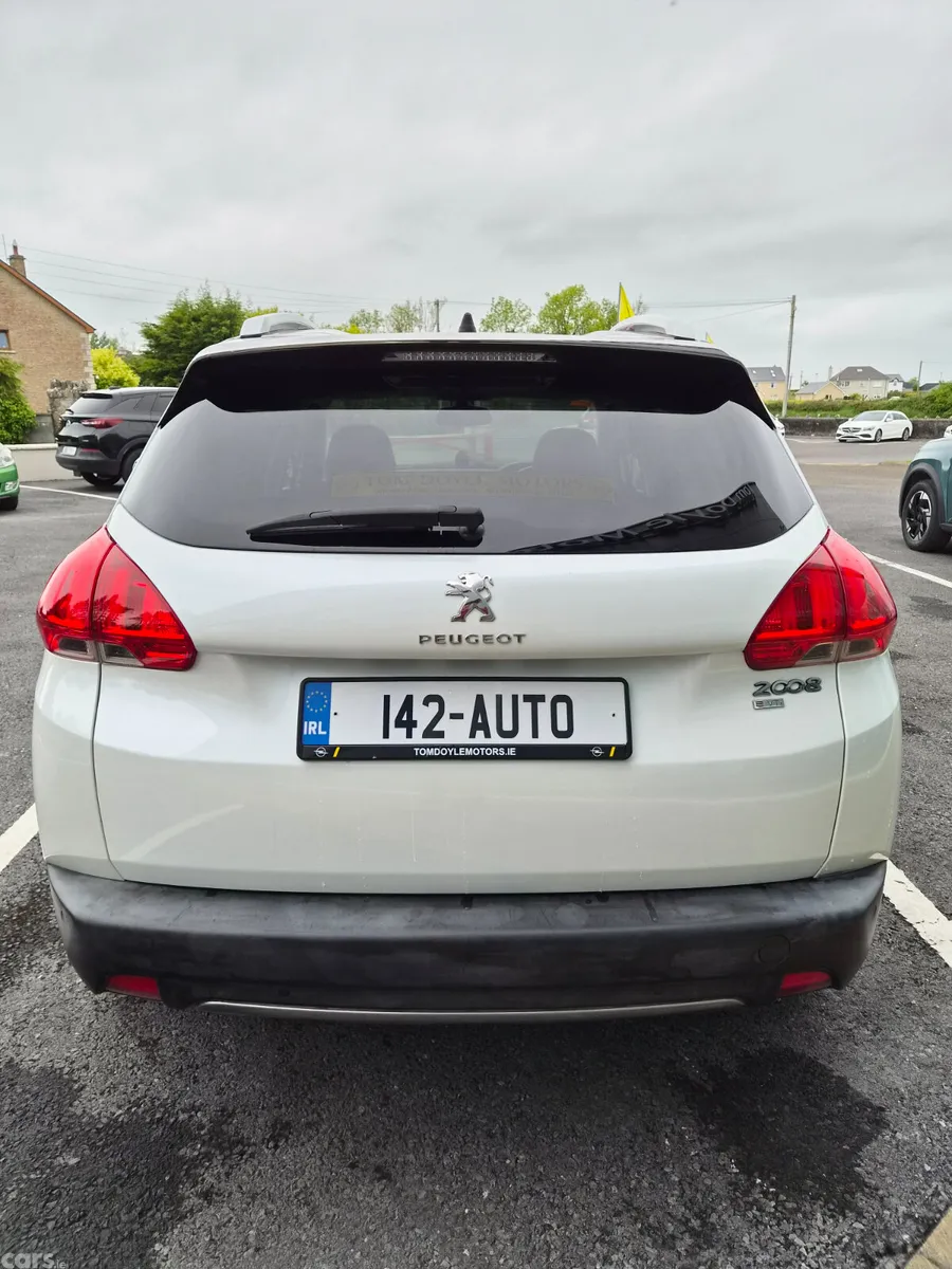 Peugeot 2008 MPV, Petrol, 2014, White