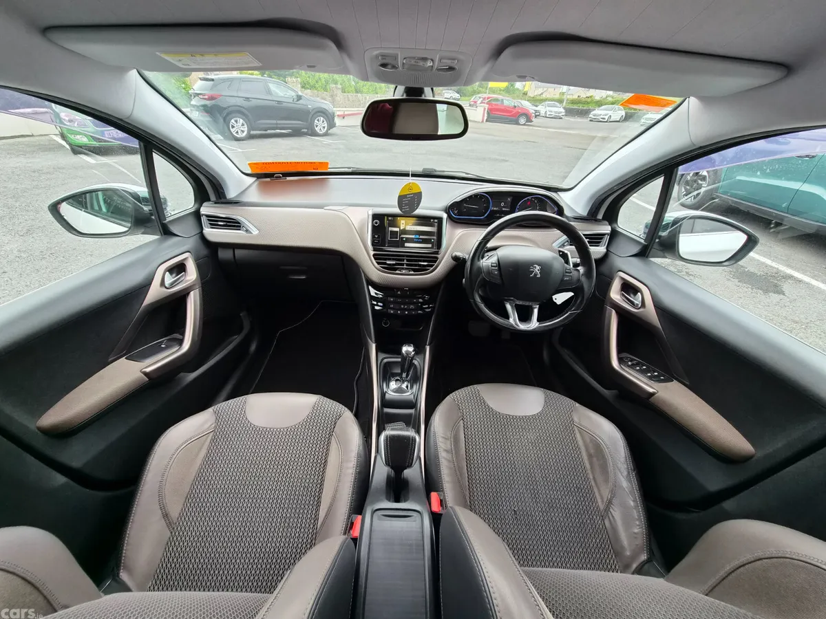 Peugeot 2008 MPV, Petrol, 2014, White