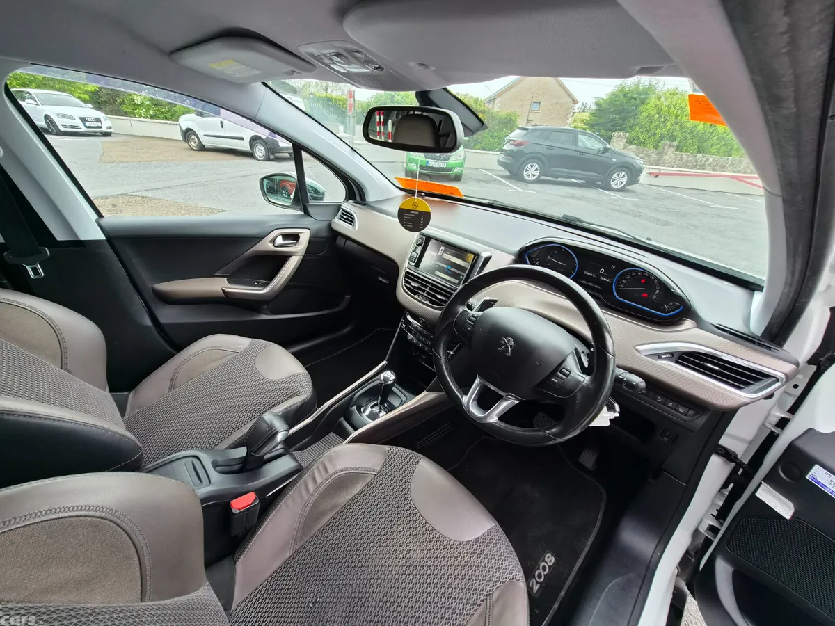 Peugeot 2008 MPV, Petrol, 2014, White