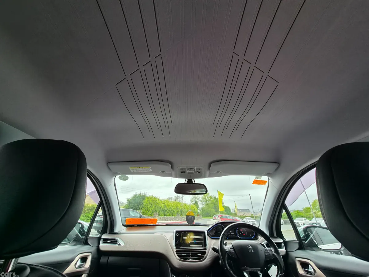 Peugeot 2008 MPV, Petrol, 2014, White