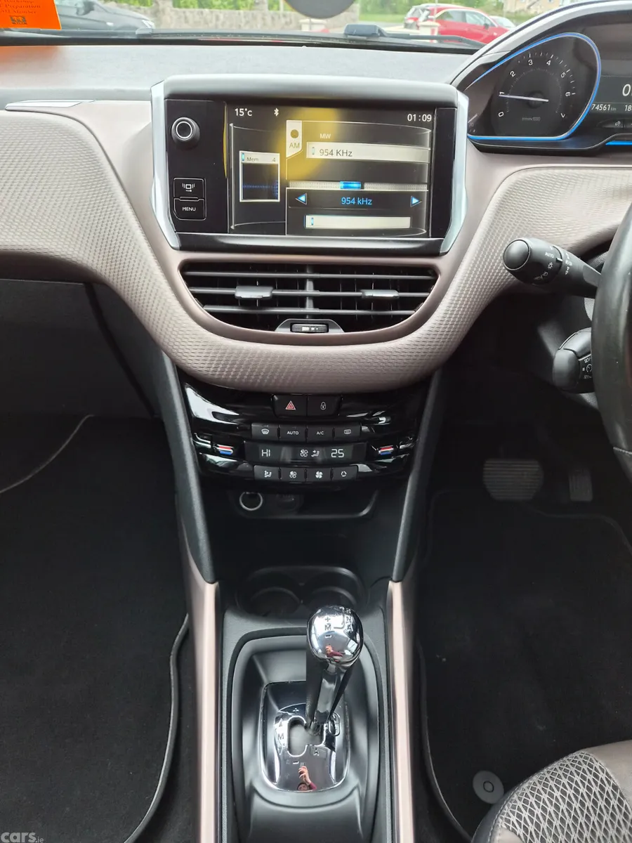 Peugeot 2008 MPV, Petrol, 2014, White