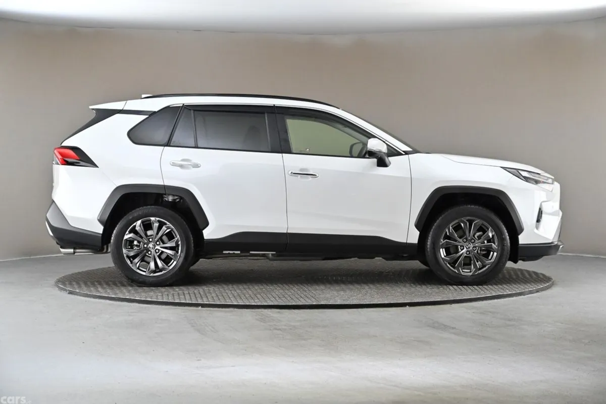 Toyota RAV4 SUV, Petrol Hybrid, 2023, White