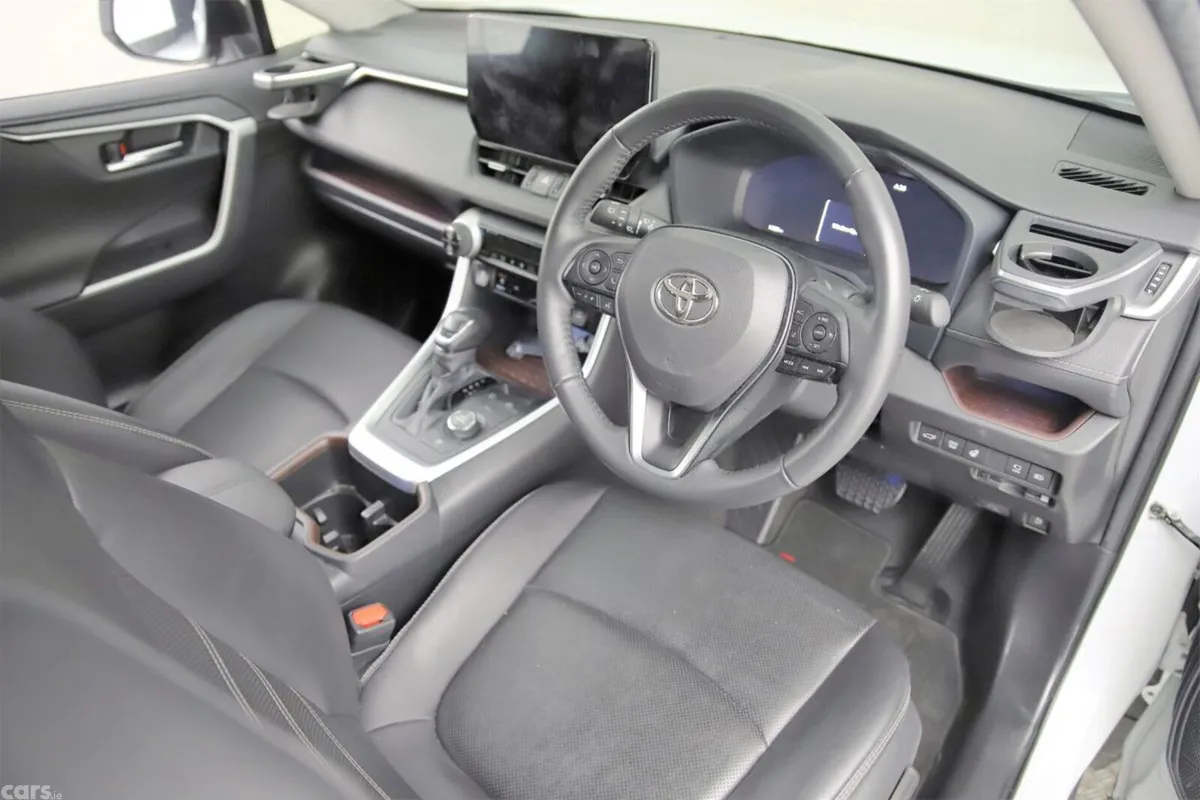 Toyota RAV4 SUV, Petrol Hybrid, 2023, White