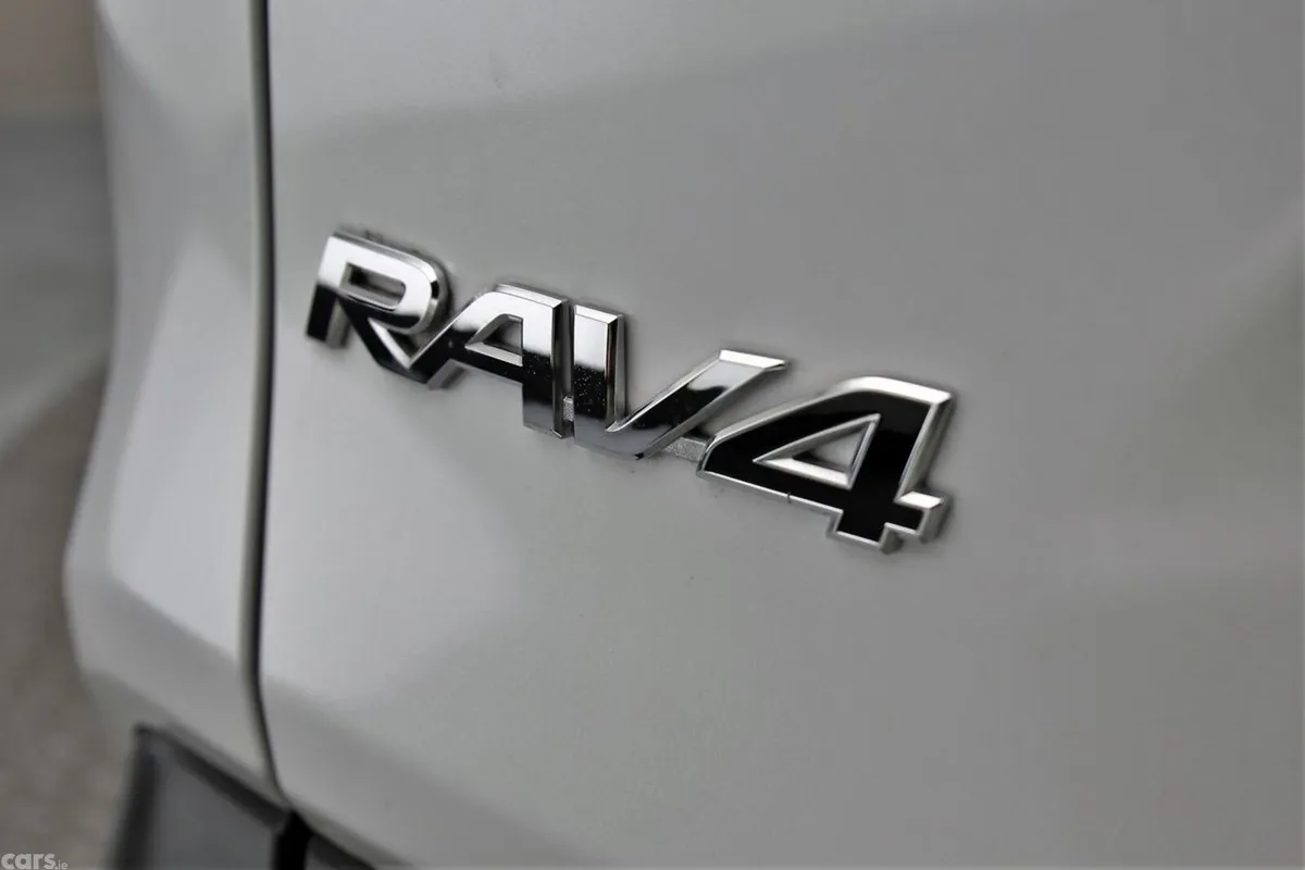 Toyota RAV4 SUV, Petrol Hybrid, 2023, White