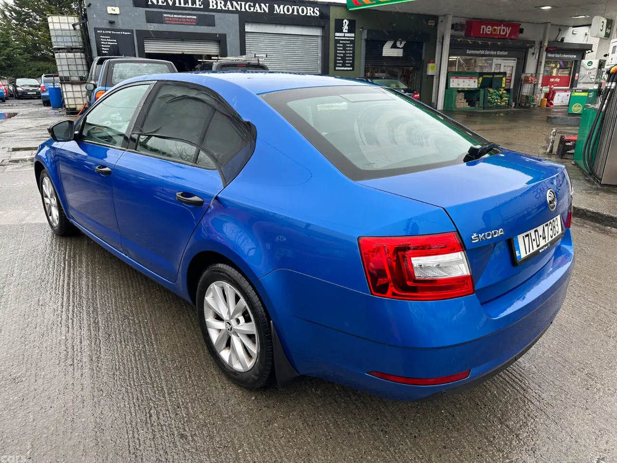 Skoda Octavia Hatchback, Diesel, 2017, Blue