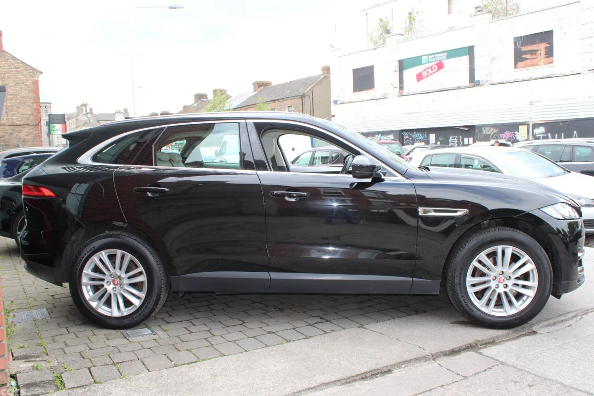 Jaguar F-Pace SUV, Diesel, 2019, Black