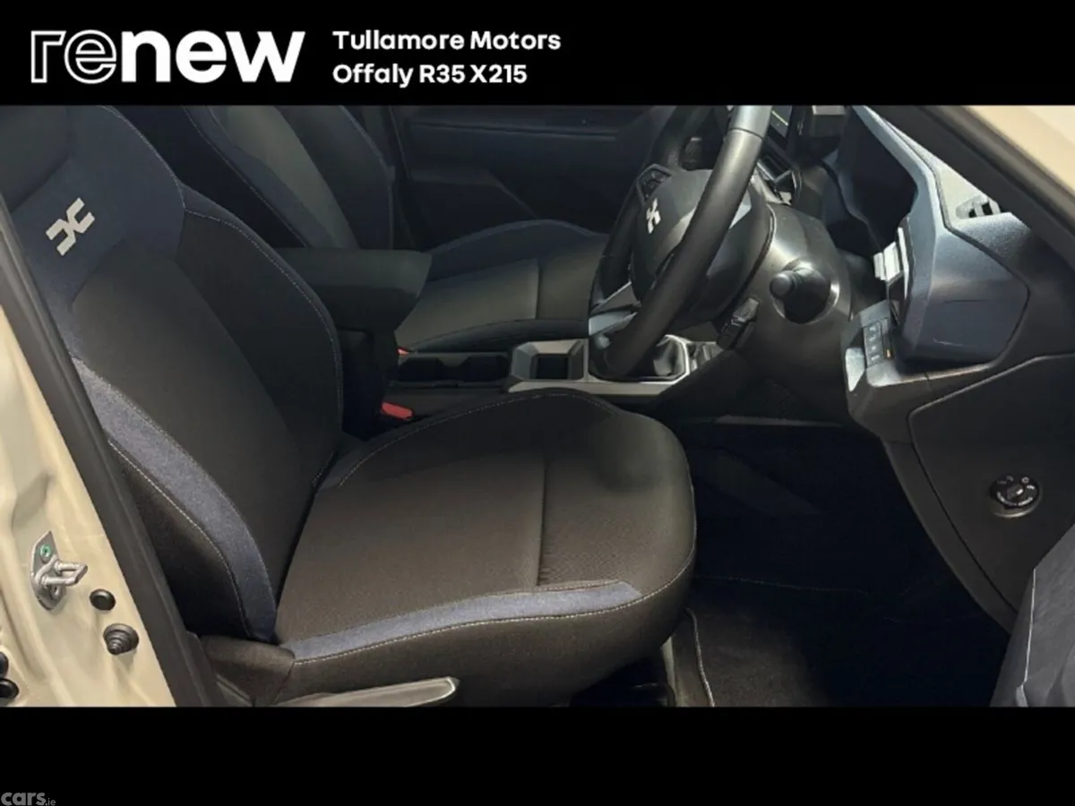 Dacia Duster SUV, Petrol Hybrid, 2025, Beige