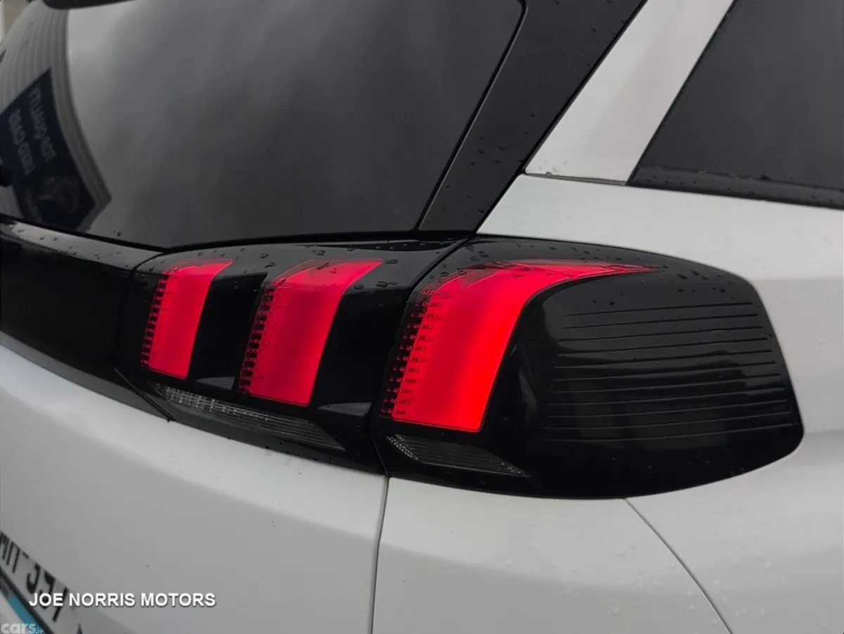 Peugeot 5008 MPV, Diesel, 2019, White