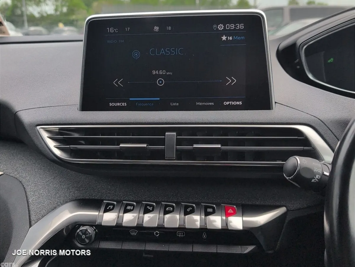 Peugeot 5008 MPV, Diesel, 2019, White