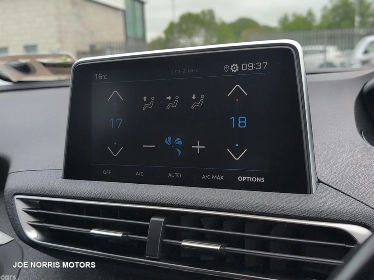 Peugeot 5008 MPV, Diesel, 2019, White