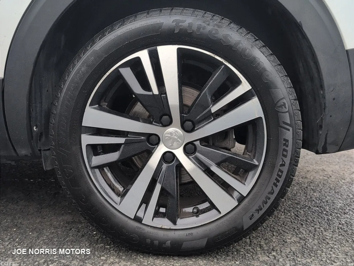 Peugeot 5008 MPV, Diesel, 2019, White