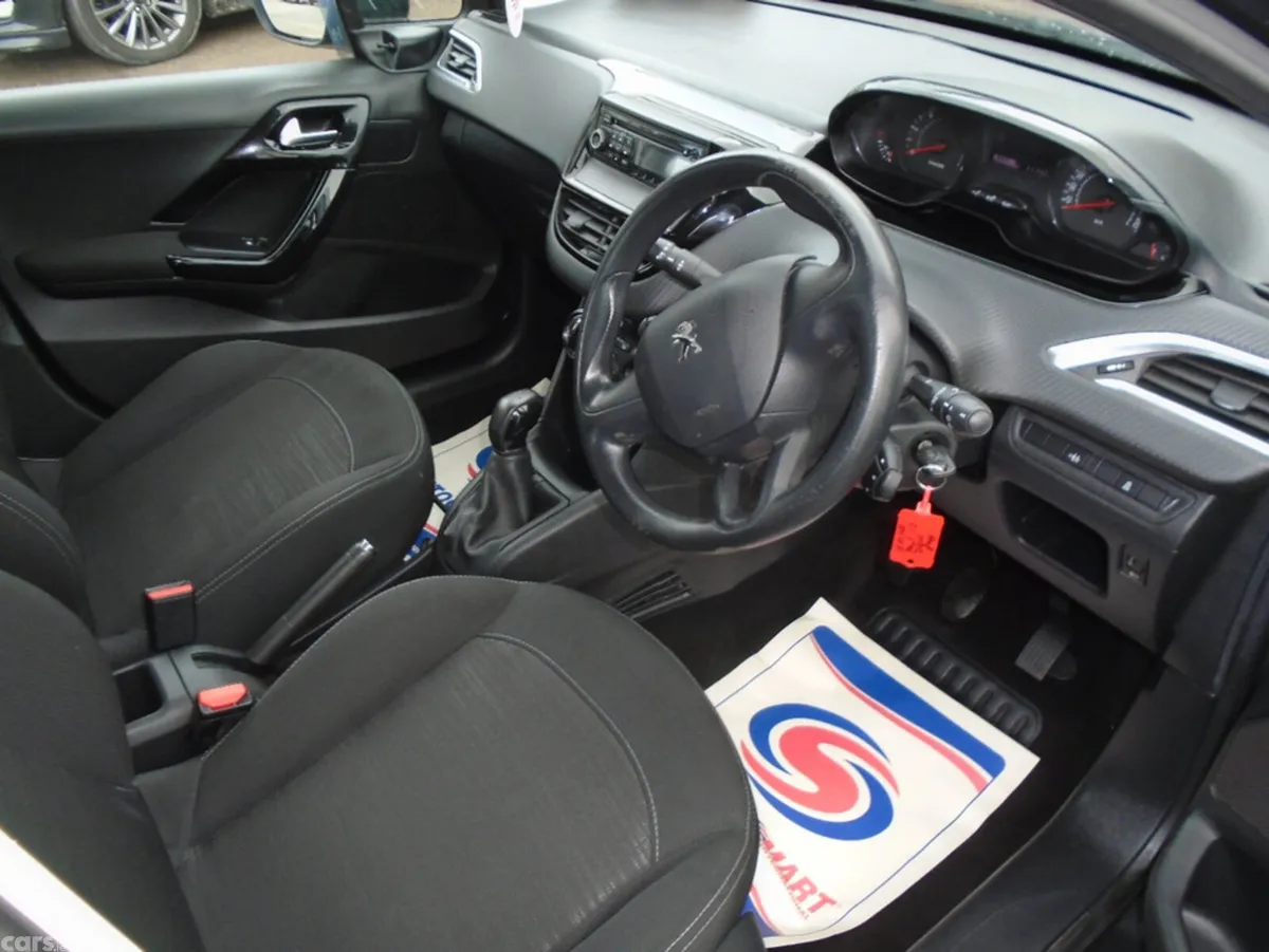 Peugeot 208 Hatchback, Diesel, 2015, Grey