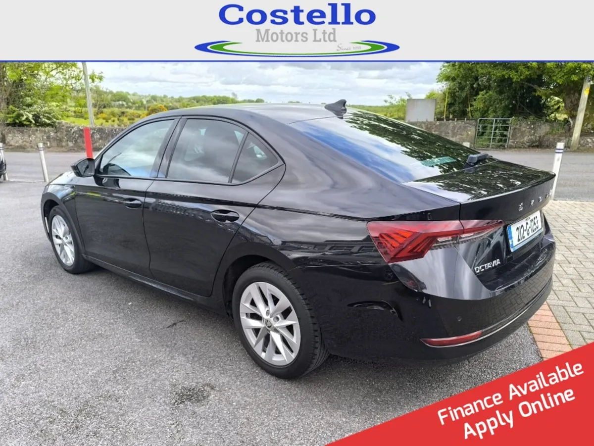 Skoda Octavia Saloon, Diesel, 2021, Black