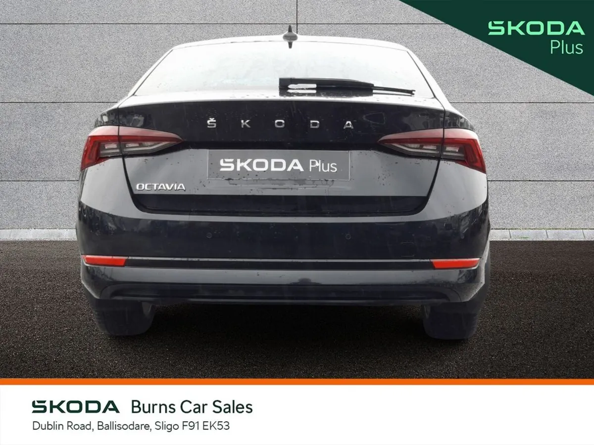 Skoda Octavia Saloon, Diesel, 2024, Black