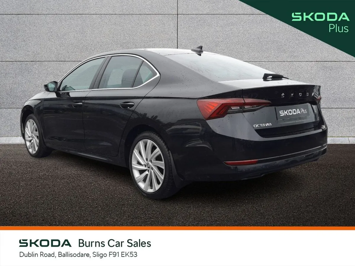 Skoda Octavia Saloon, Diesel, 2024, Black