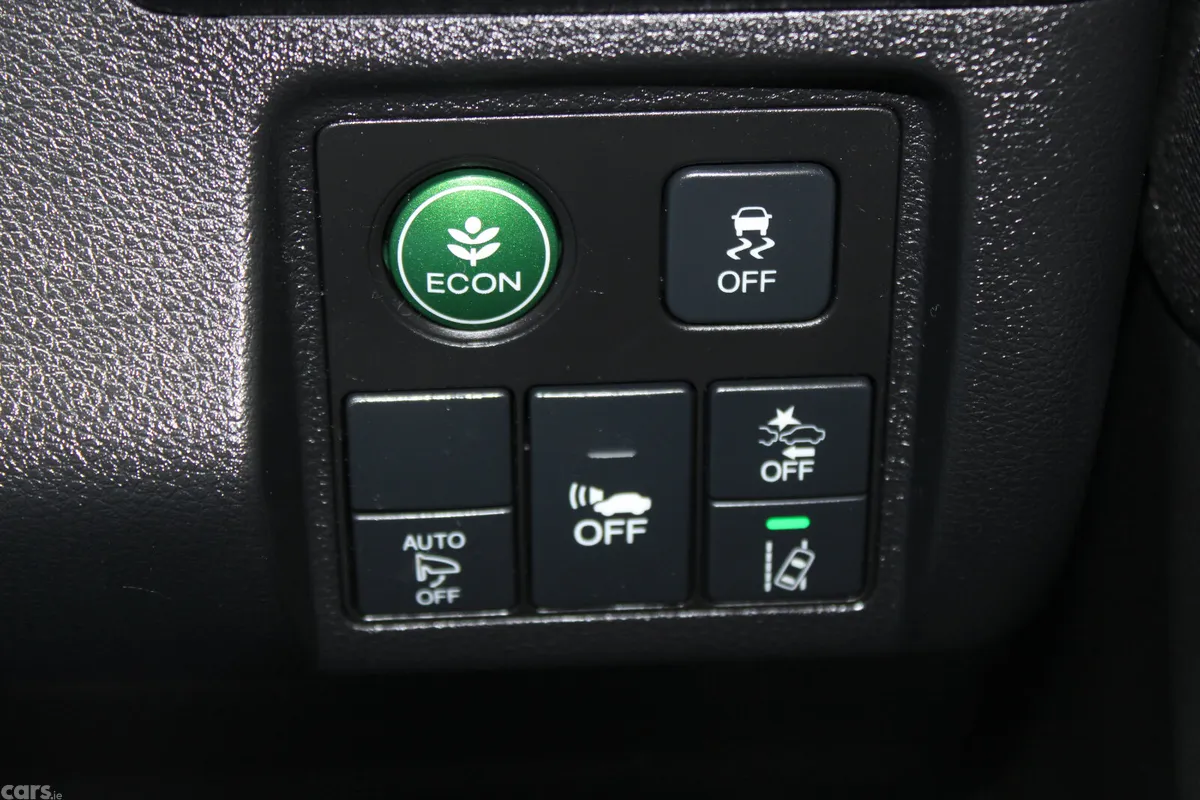 Honda Vezel MPV, Petrol Hybrid, 2017, White