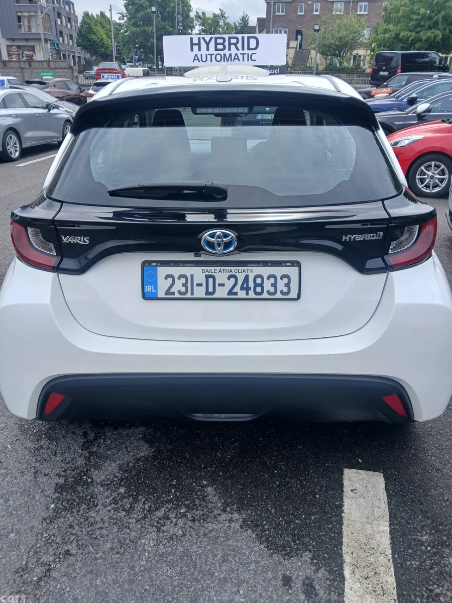 Toyota Yaris Hatchback, Petrol Hybrid, 2023, White