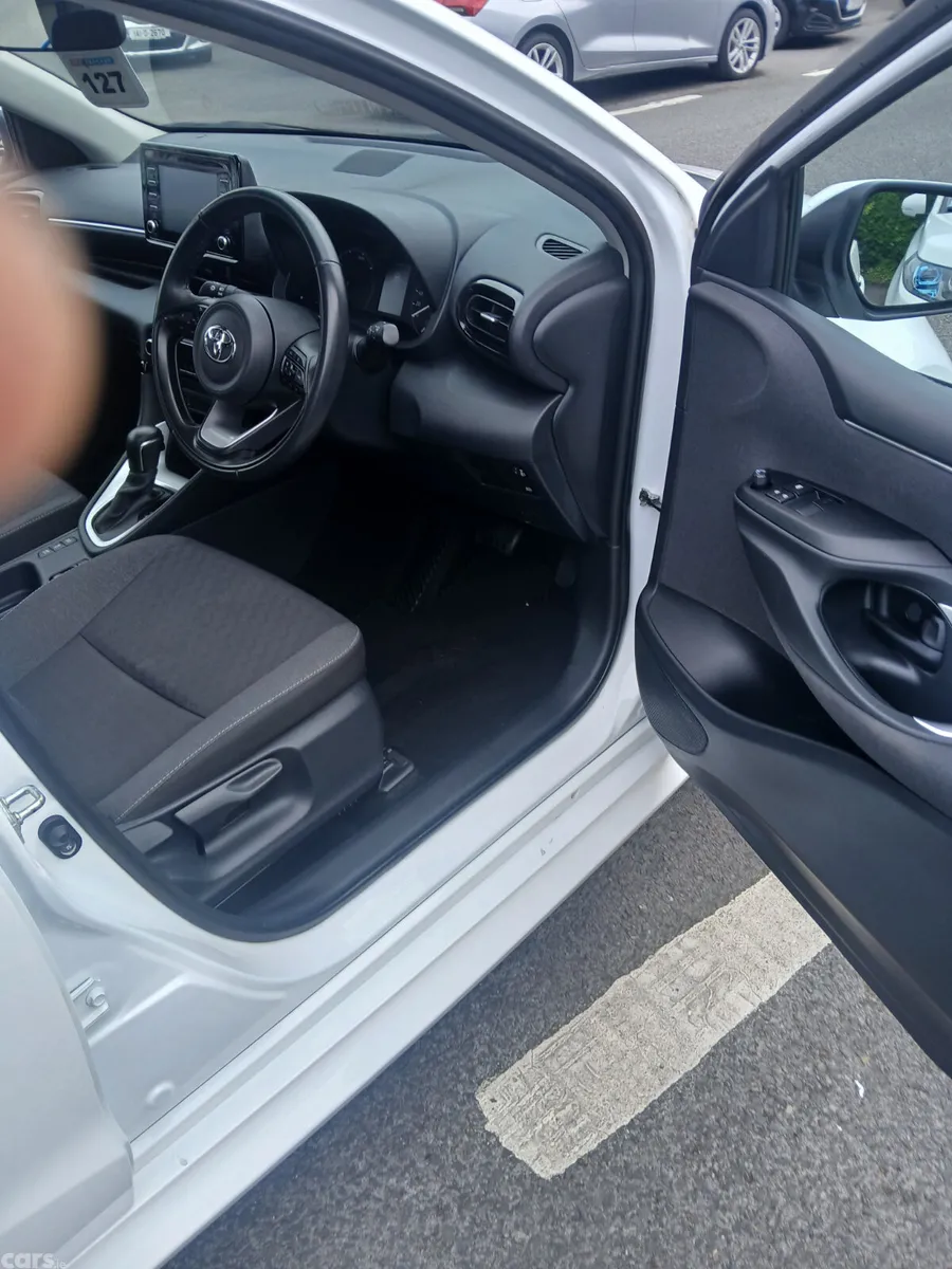 Toyota Yaris Hatchback, Petrol Hybrid, 2023, White