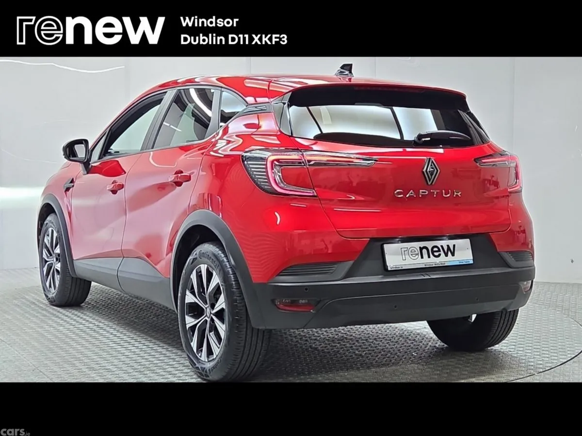 Renault Captur Hatchback, Petrol, 2025, Red