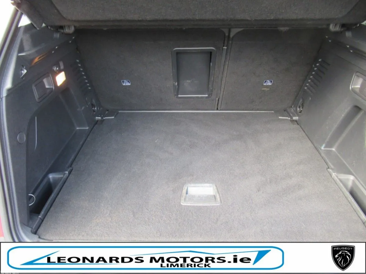 Peugeot 3008 MPV, Petrol, 2019, Red