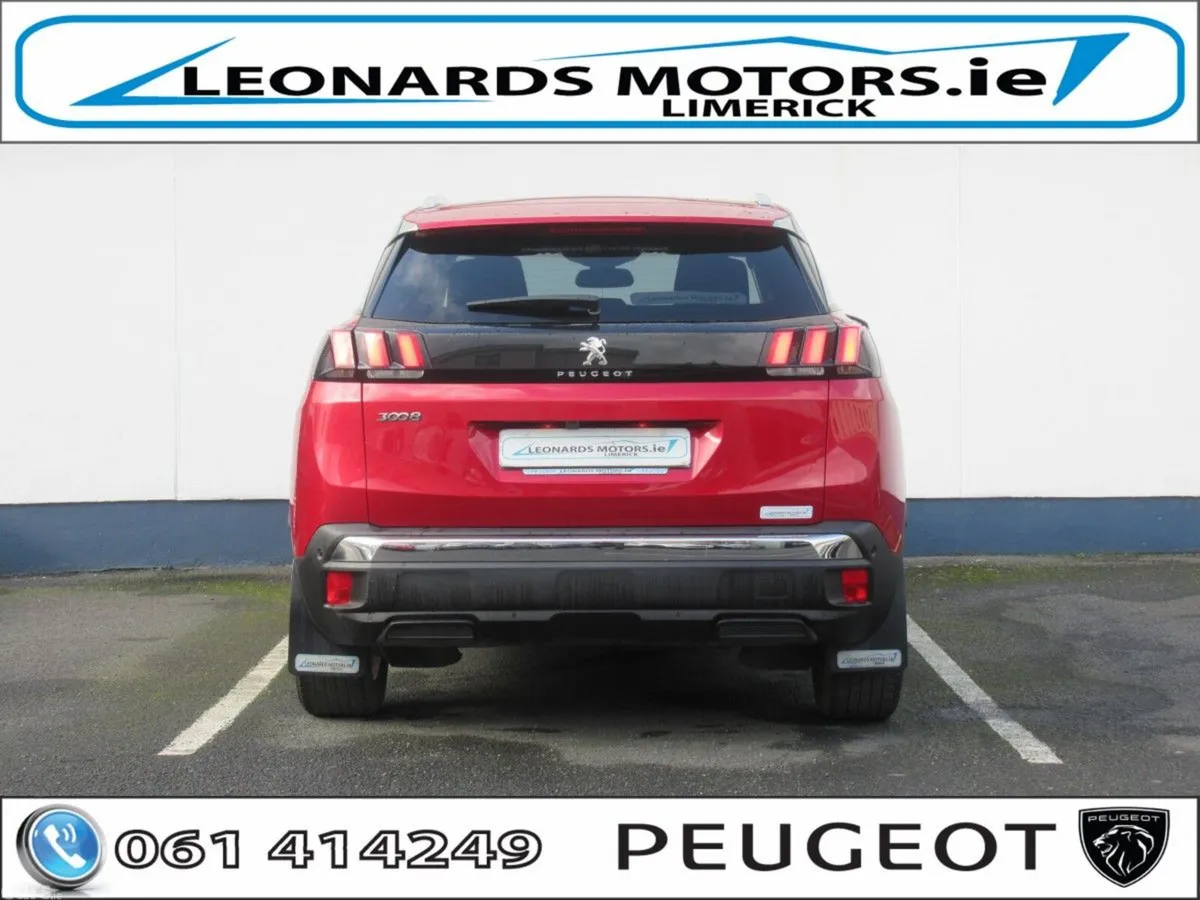 Peugeot 3008 MPV, Petrol, 2019, Red
