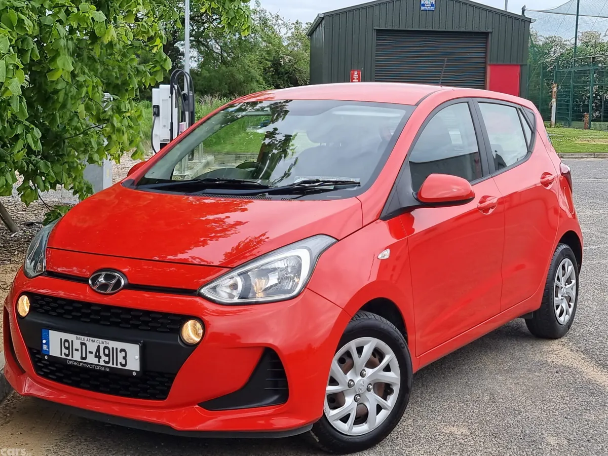 Hyundai i10 Hatchback, Petrol, 2019, Red
