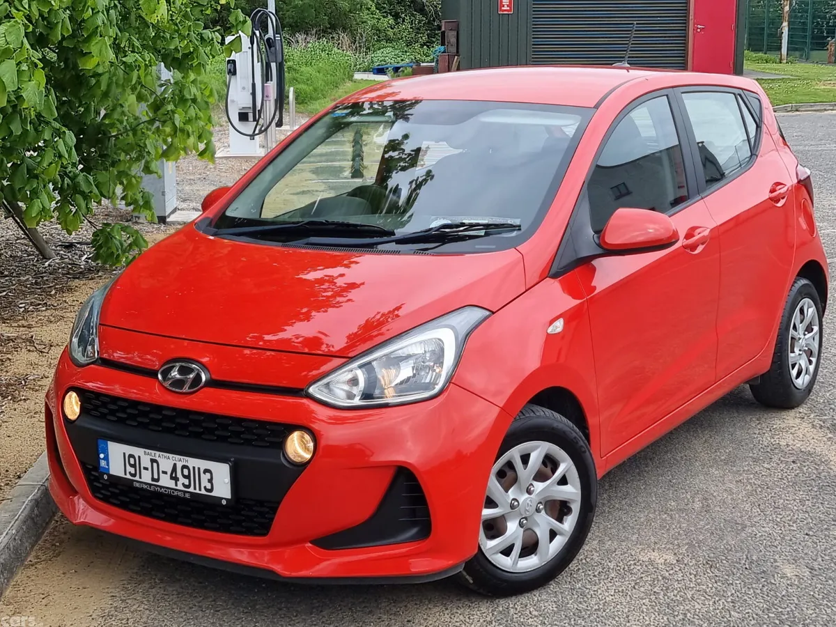 Hyundai i10 Hatchback, Petrol, 2019, Red