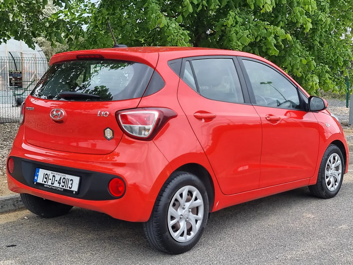 Hyundai i10 Hatchback, Petrol, 2019, Red