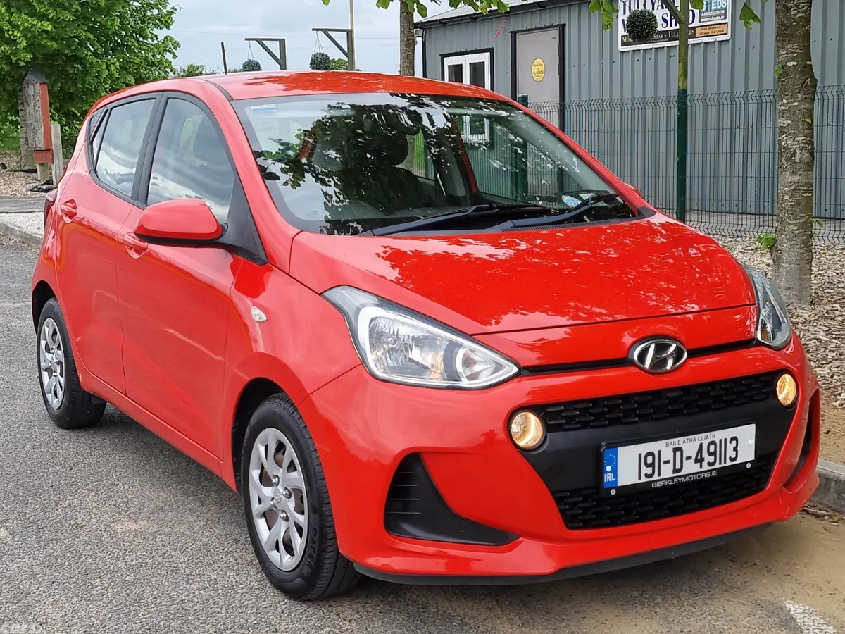 Hyundai i10 Hatchback, Petrol, 2019, Red