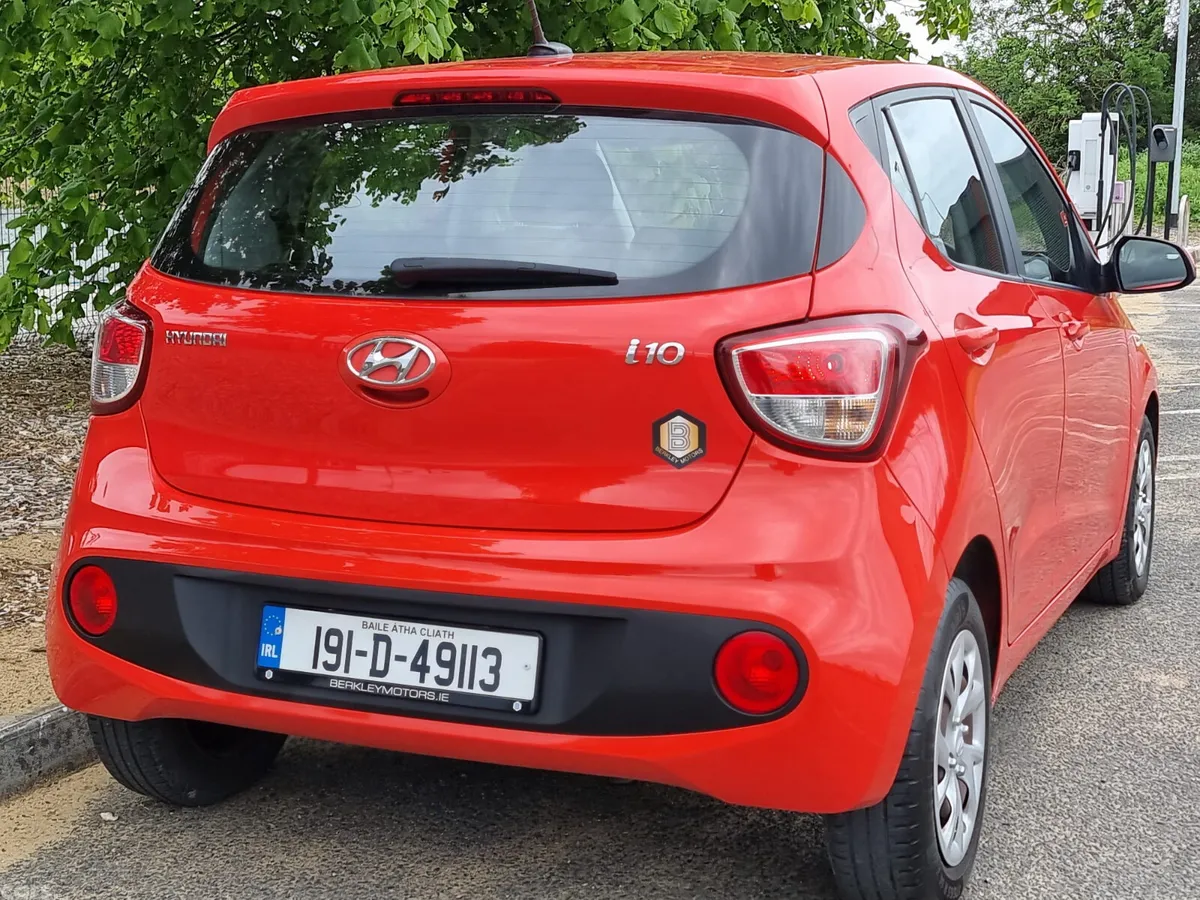 Hyundai i10 Hatchback, Petrol, 2019, Red