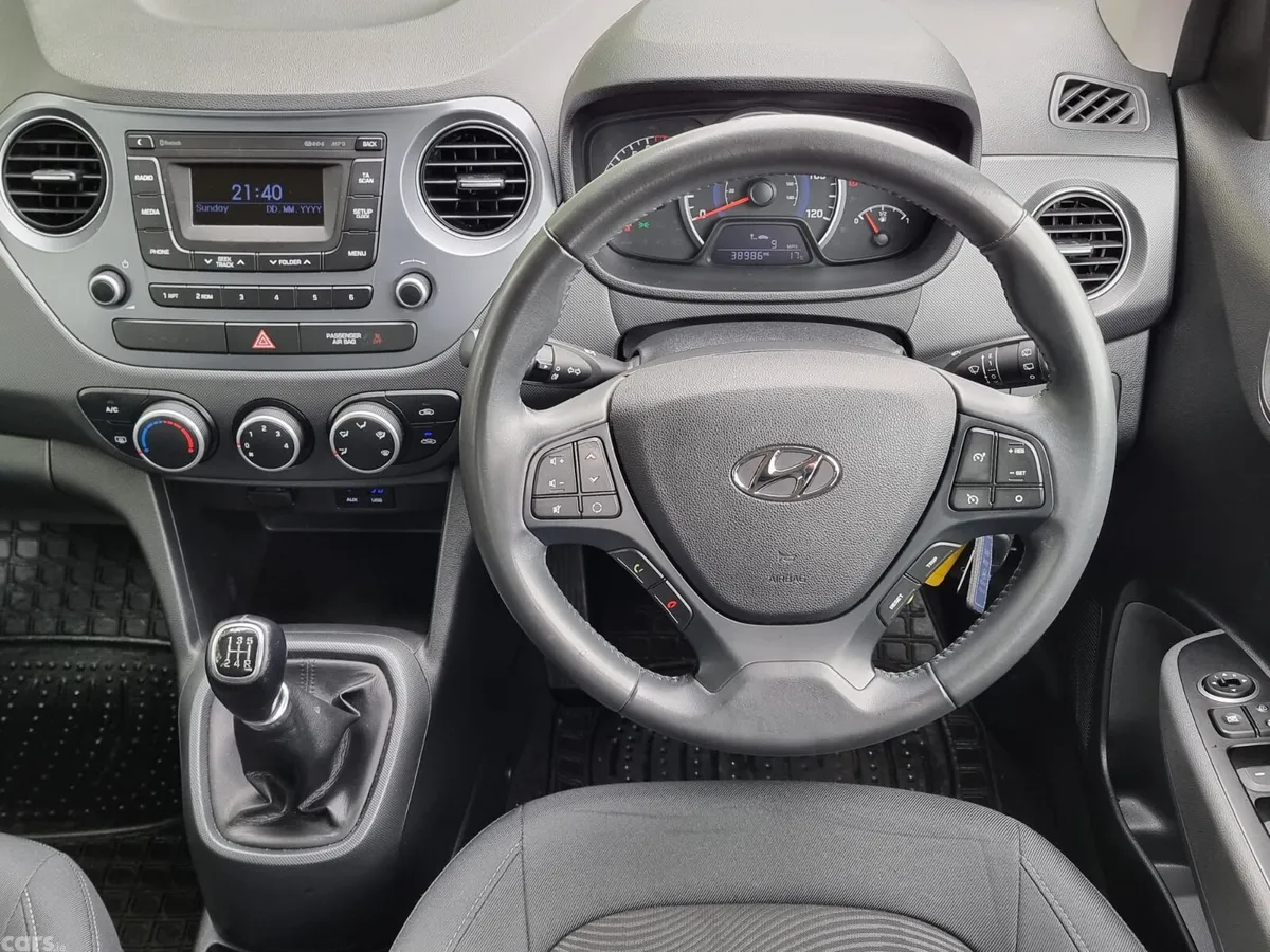 Hyundai i10 Hatchback, Petrol, 2019, Red