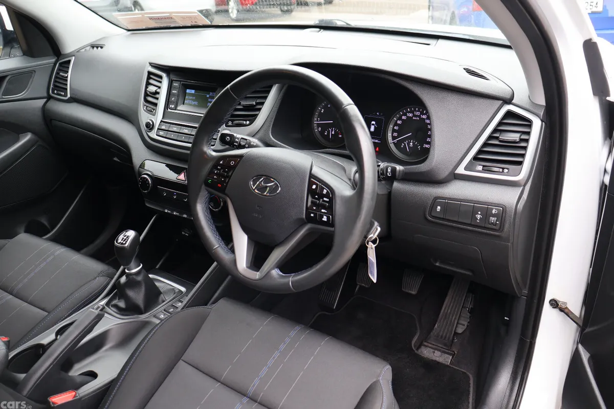 Hyundai Tucson SUV, Petrol, 2018, White