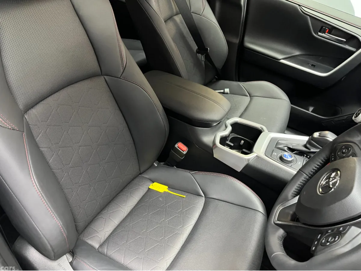 Toyota RAV4 SUV, Petrol Hybrid, 2025, White