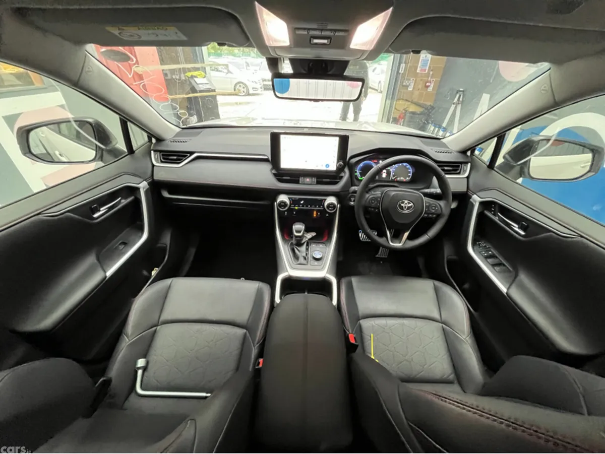 Toyota RAV4 SUV, Petrol Hybrid, 2025, White