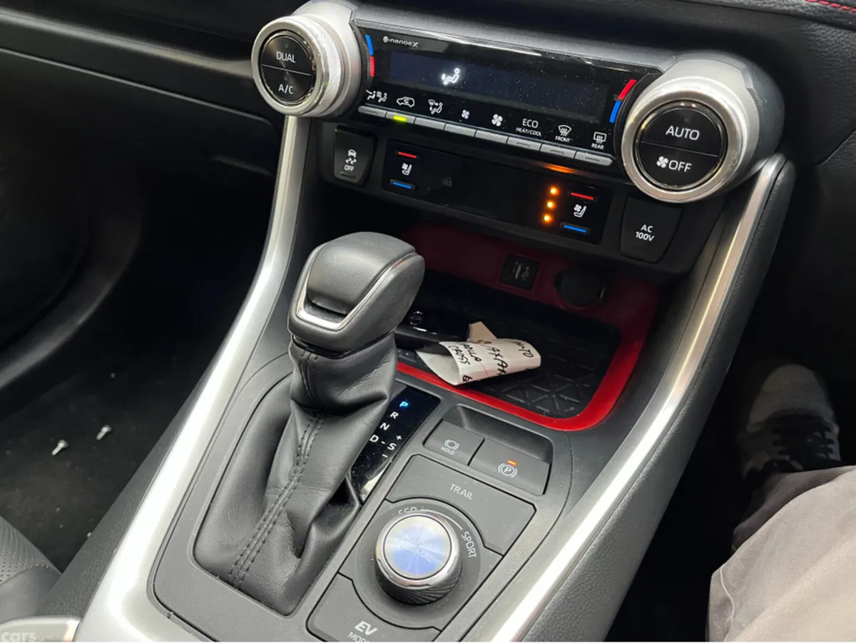 Toyota RAV4 SUV, Petrol Hybrid, 2025, White