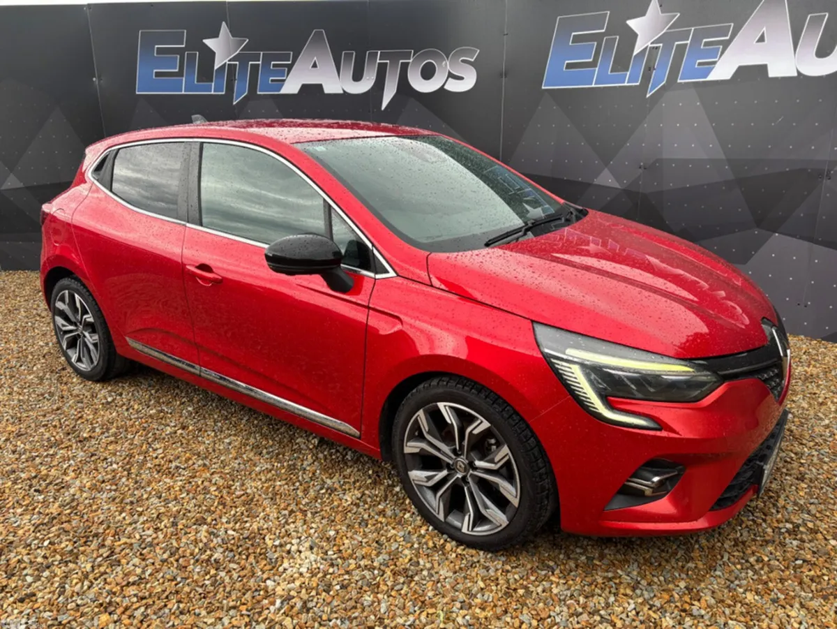 Renault Clio Hatchback, Petrol, 2021, Red