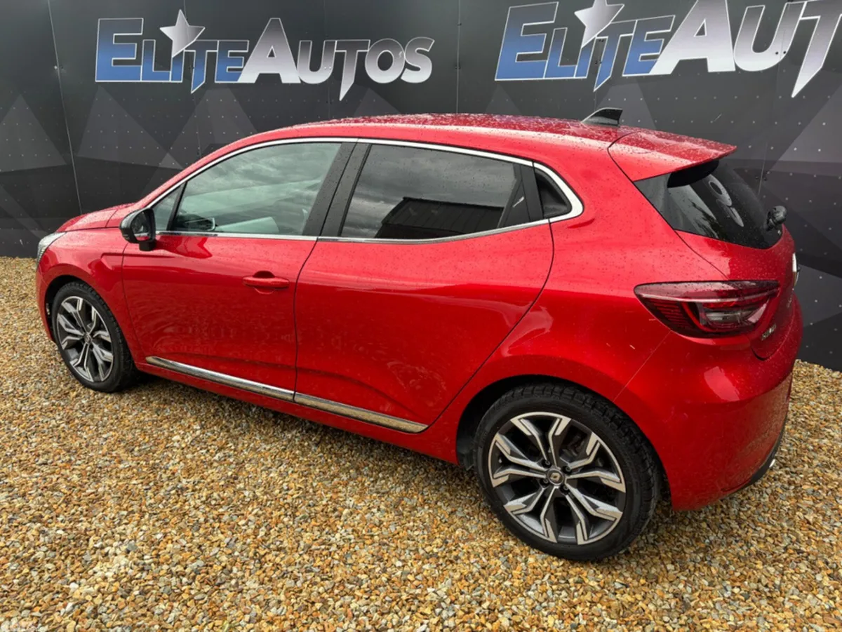Renault Clio Hatchback, Petrol, 2021, Red