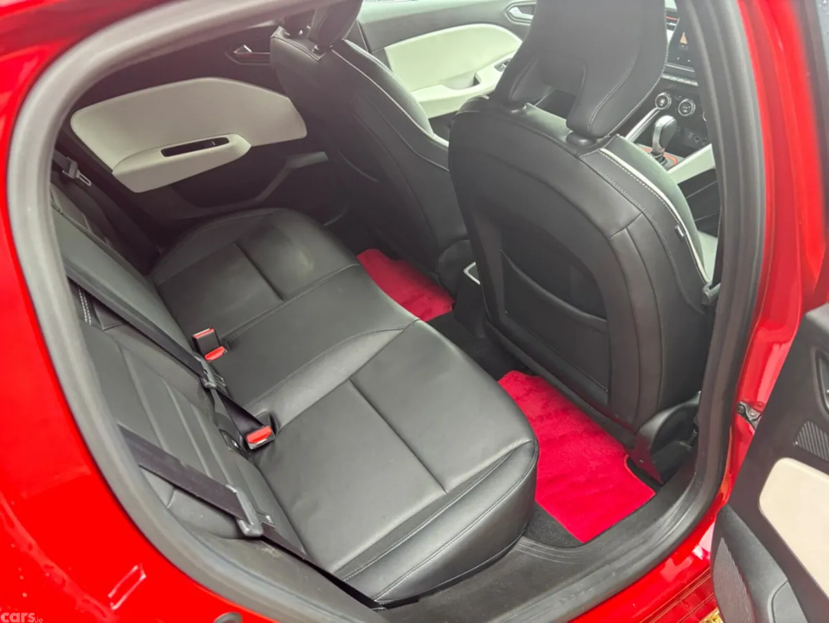 Renault Clio Hatchback, Petrol, 2021, Red