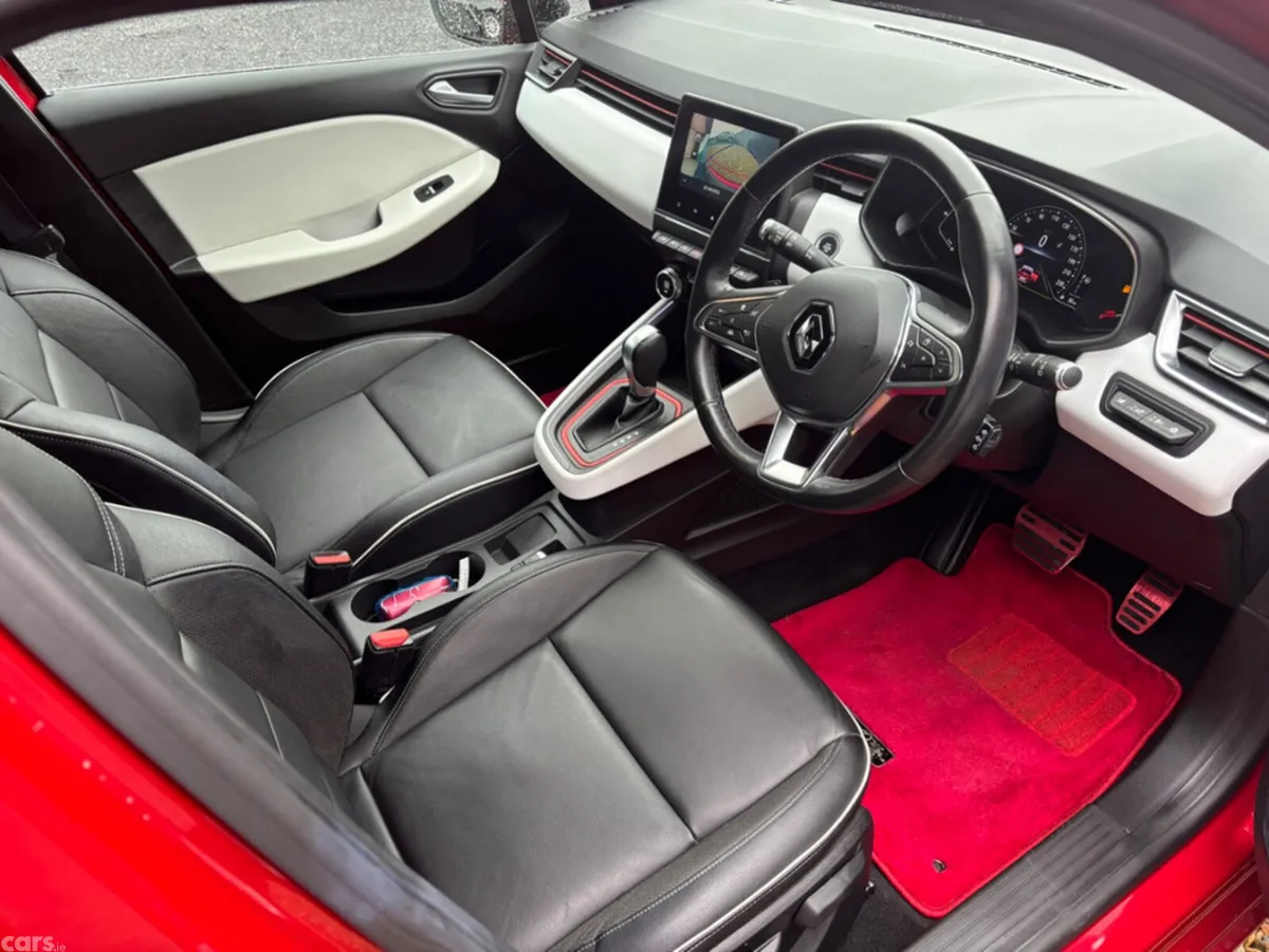 Renault Clio Hatchback, Petrol, 2021, Red