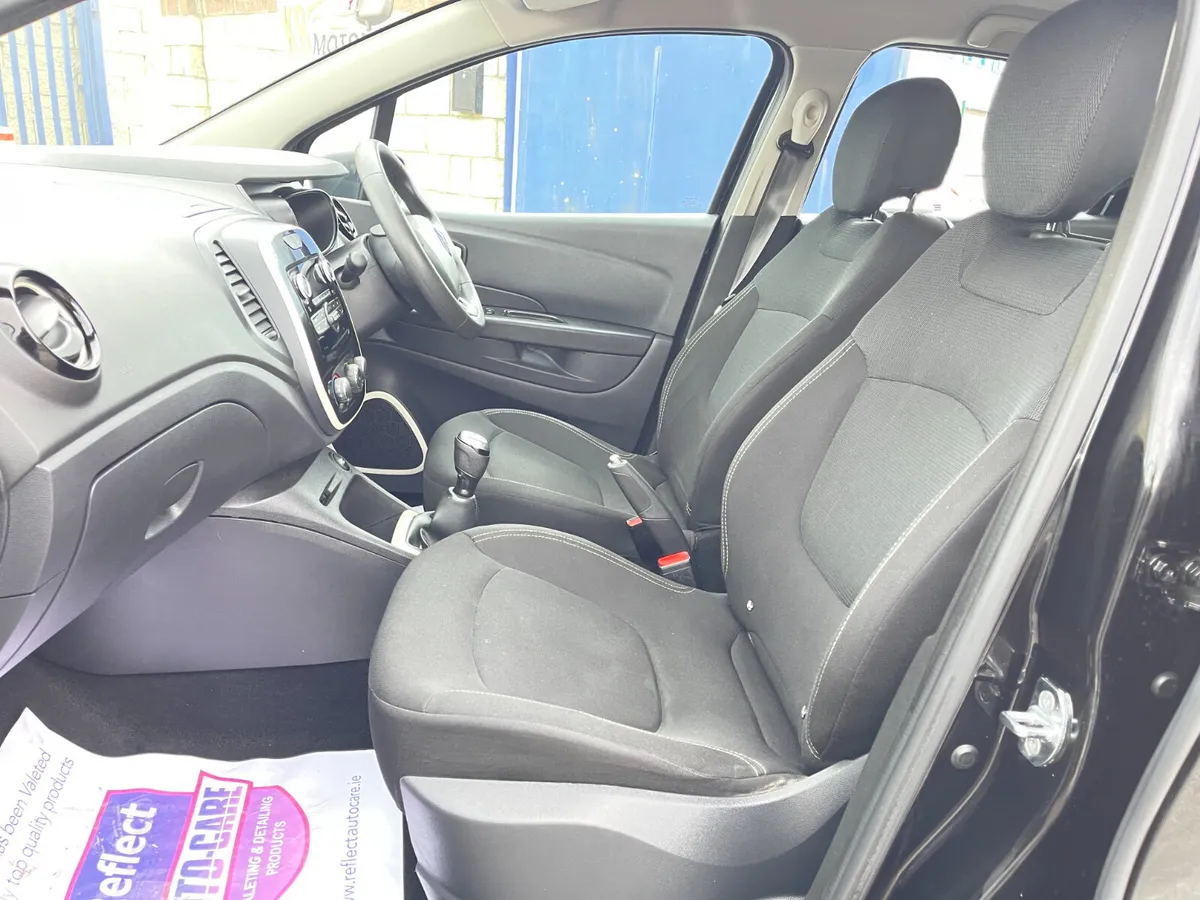Renault Captur Hatchback, Petrol, 2019, Black
