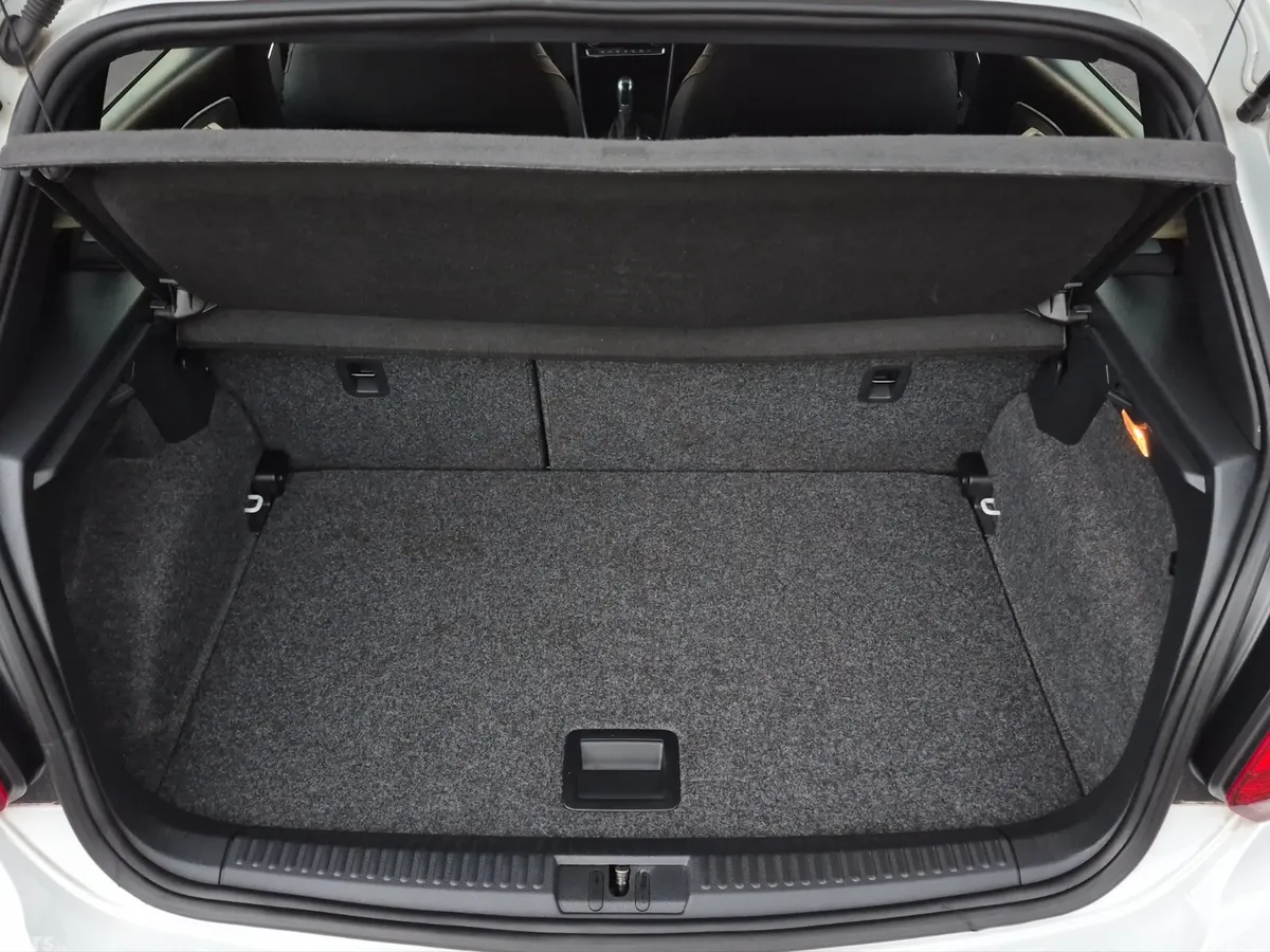 Volkswagen Polo Hatchback, Petrol, 2015, White