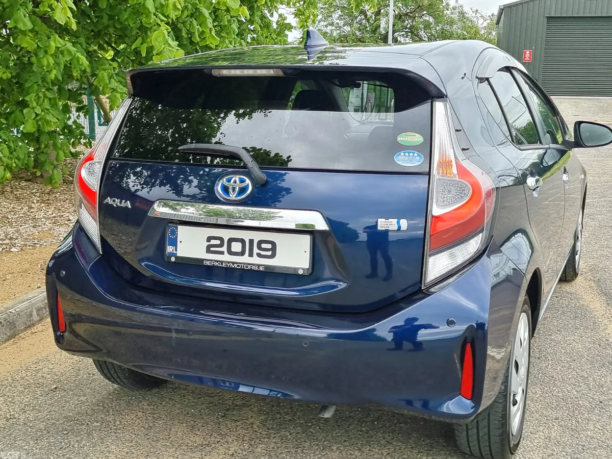 Toyota Aqua Hatchback, Petrol Hybrid, 2019, Blue