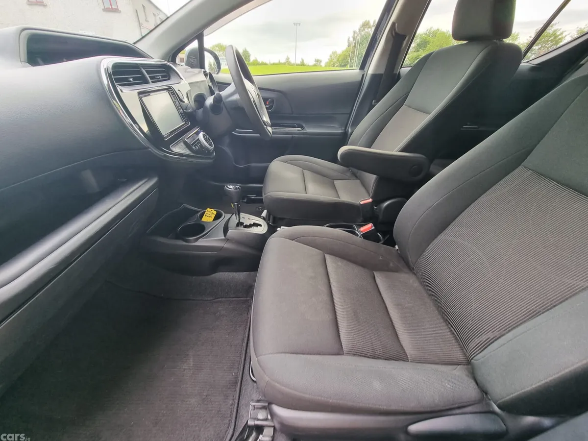 Toyota Aqua Hatchback, Petrol Hybrid, 2019, Blue